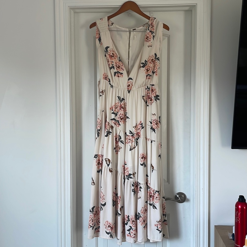 FREE PEOPLE stunning floral dress, luxe fabric, boho butterfly dreams